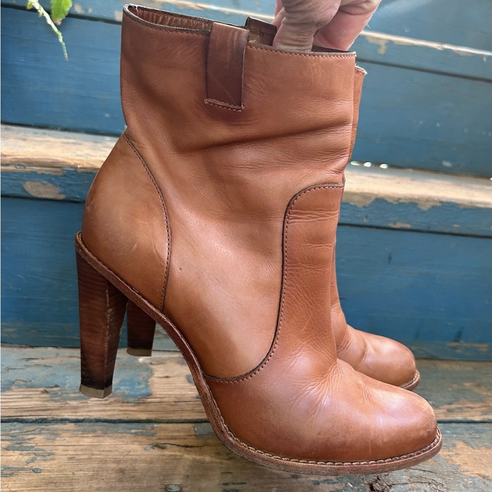 COLE HAAN Kendall Low Boot